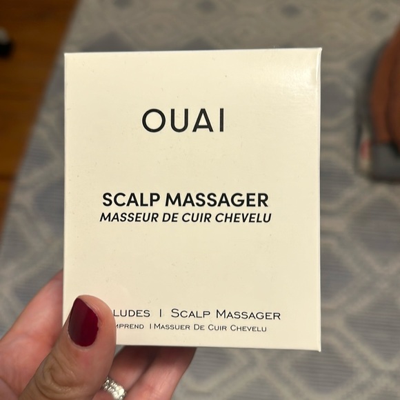 OUAI Accessories - Ouai scalp massager NIB